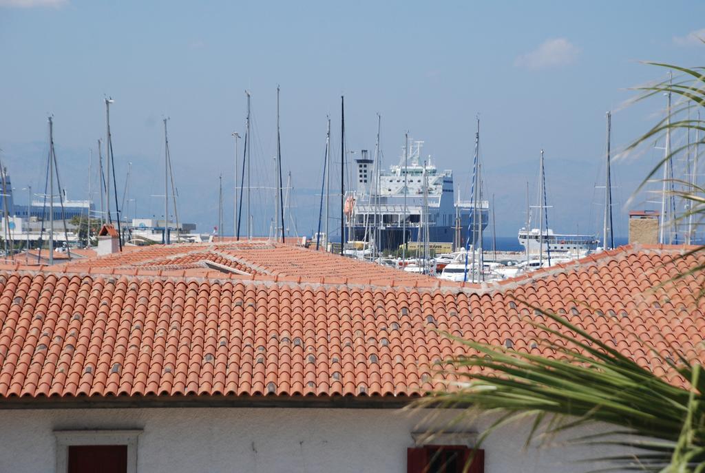 Marina Sahil Hotel Cesme Bagian luar foto