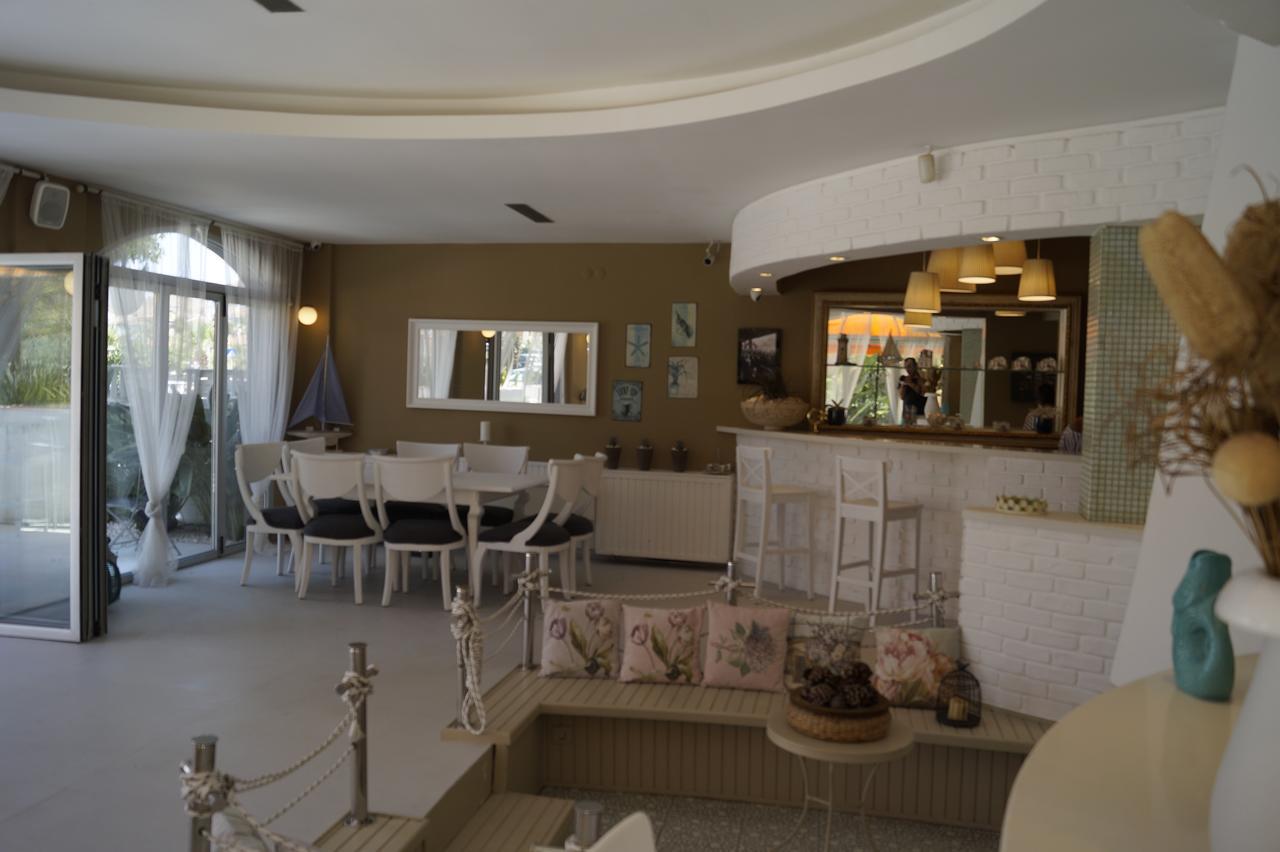 Marina Sahil Hotel Cesme Bagian luar foto